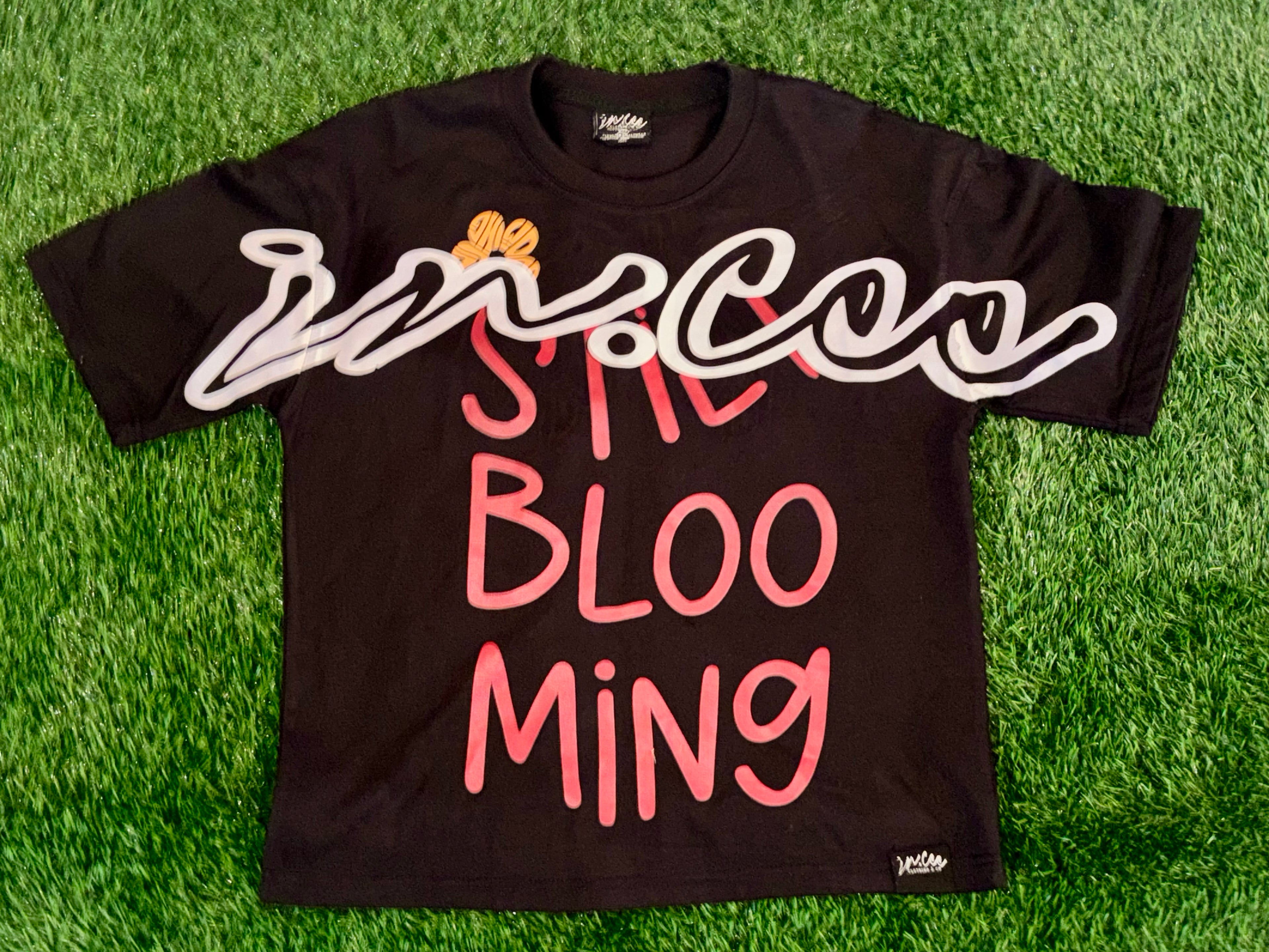 Still Blooming Tee (Black)