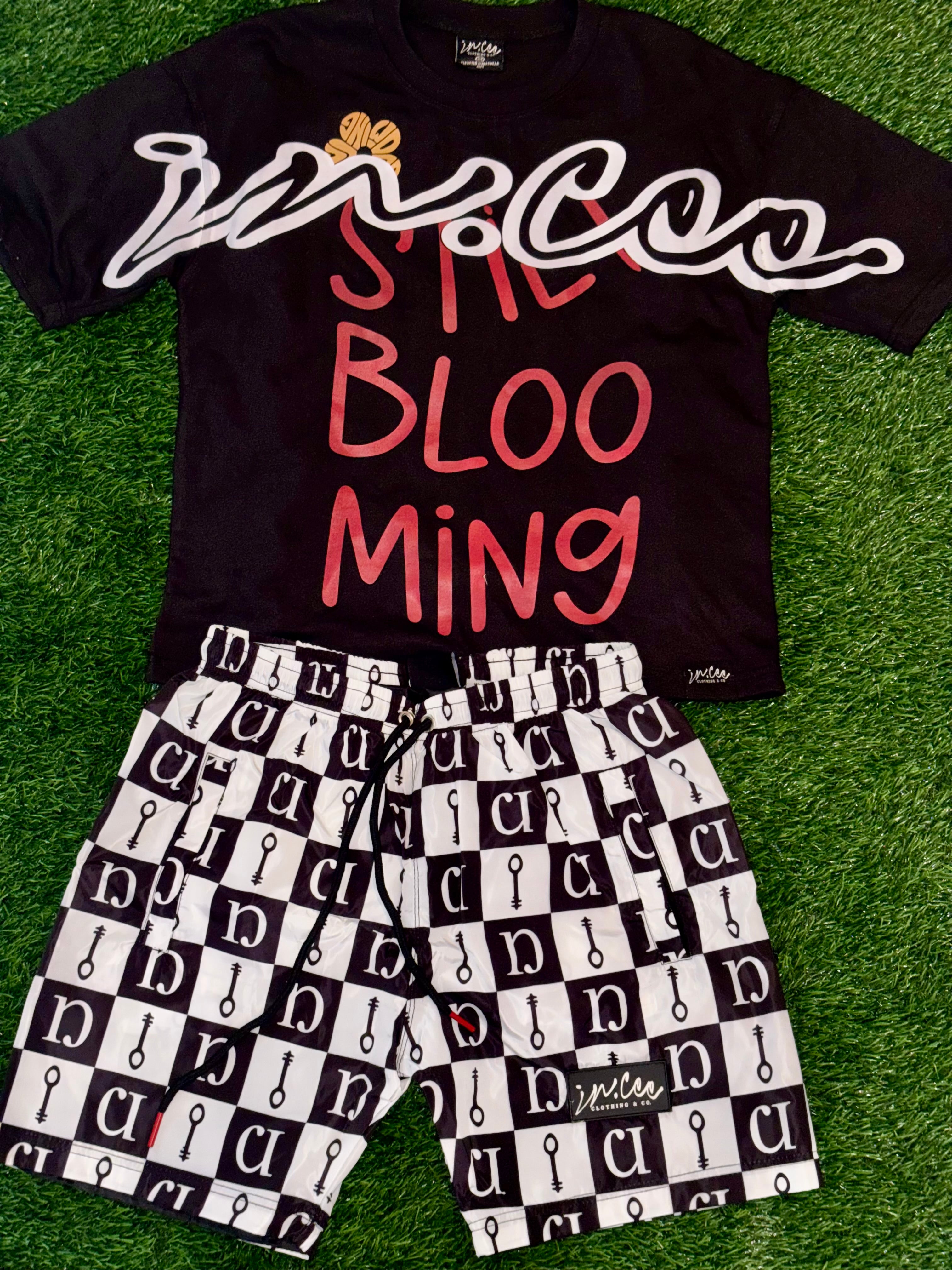 Still Blooming Tee (Black)