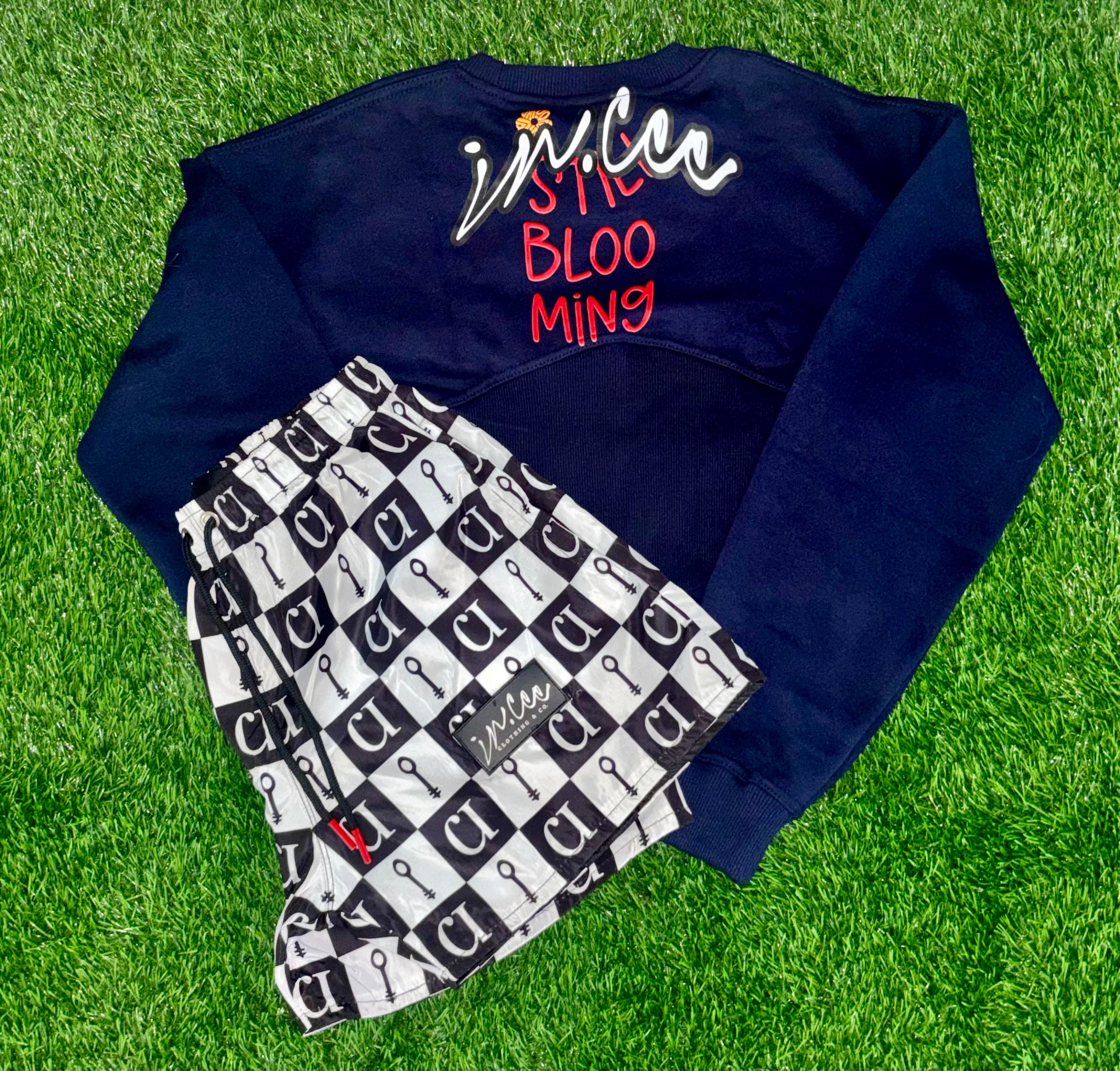 Still Blooming (W) Crop Sweater